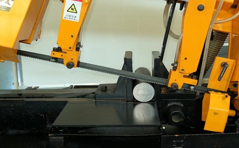 盐源数控带锯床自动送料精度会出现偏差吗？